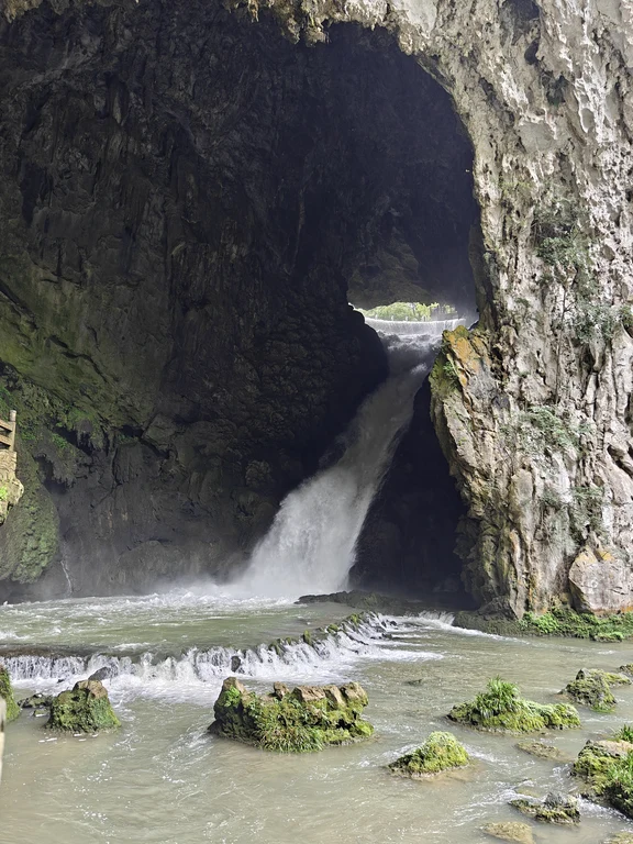 Grotte carsiche del Palazzo del Drago