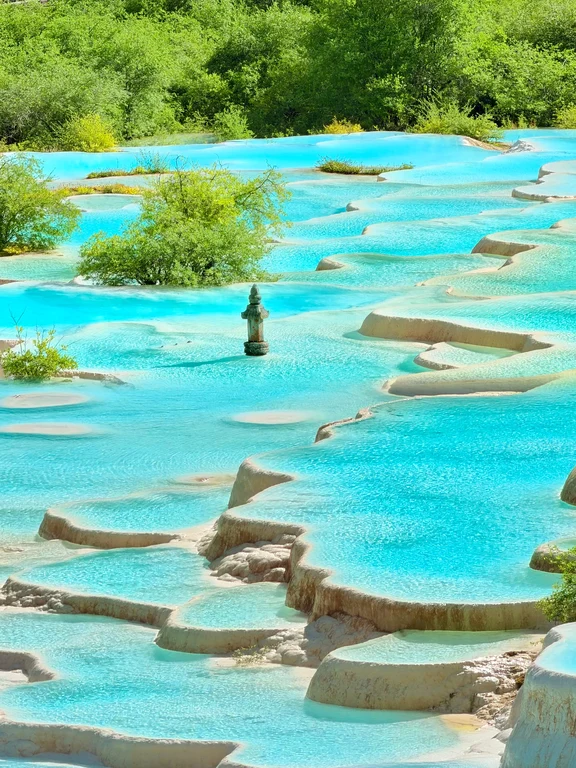 Paysage de travertin de Huanglong