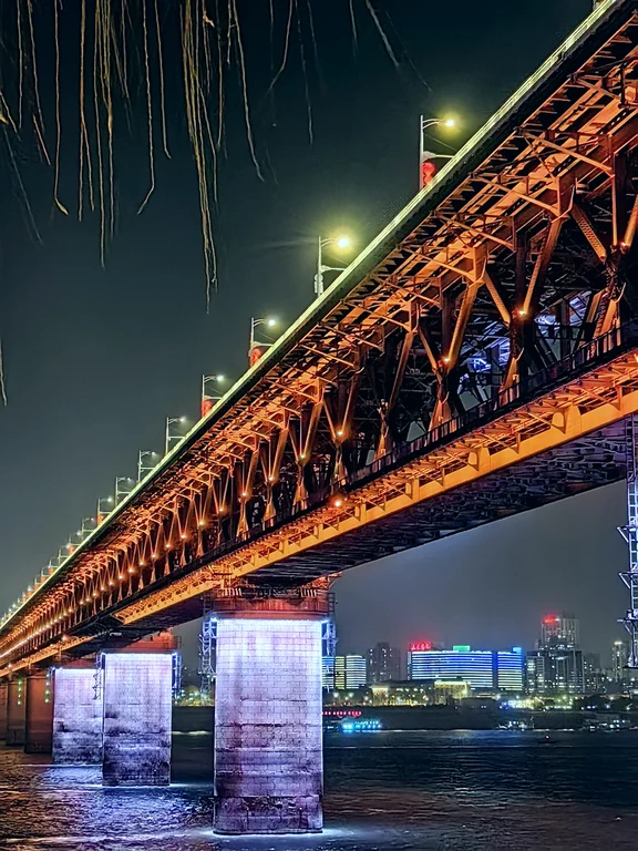 Ponte sullo Yangtze a Wuhan
